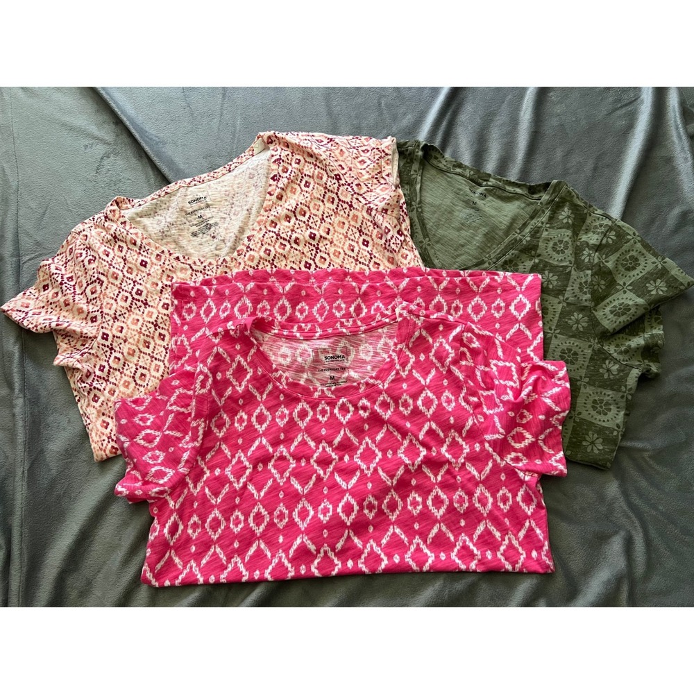 Sonoma Goods For Life Everyday Tee Bundle 3 Pack Medium Pink Red‎ Green Print